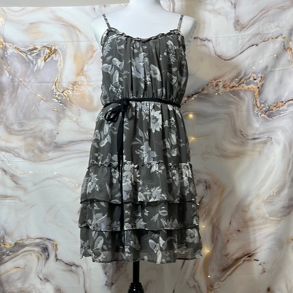 American Eagle Outfitters Dresses & Skirts - American Eagle Outfitters Tiered Floral Tank Dress Gray Floral Size 10